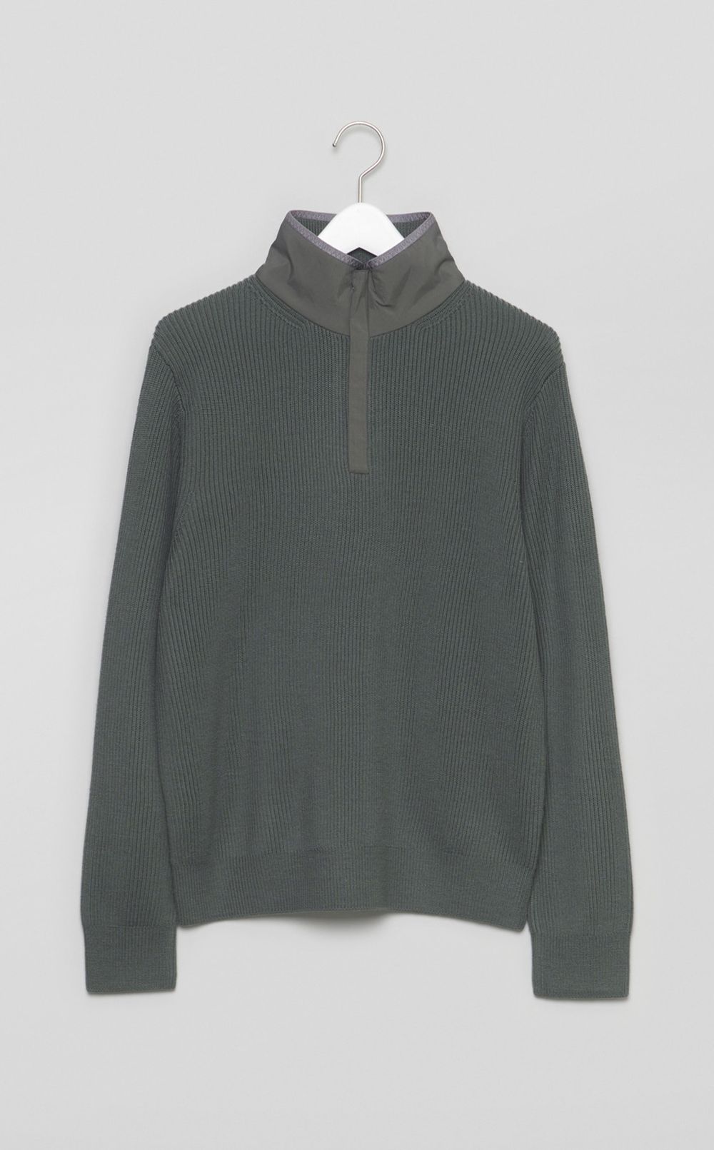 スタンドカラーウールニット