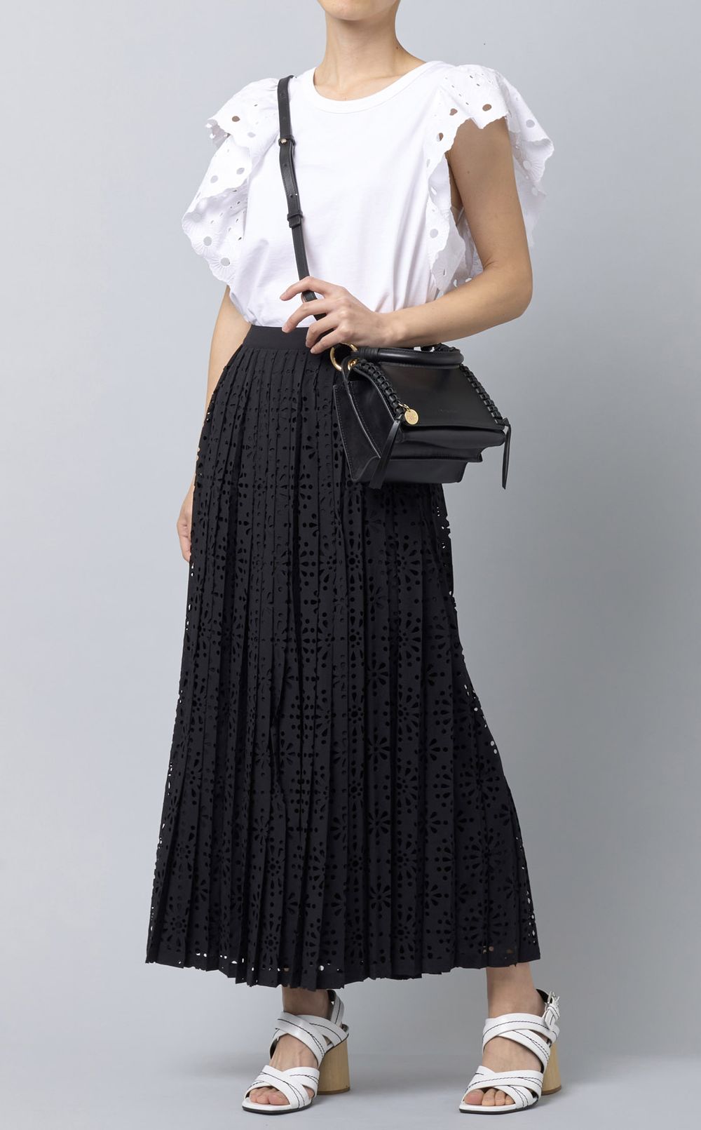 フラワーレースフレアロングスカート