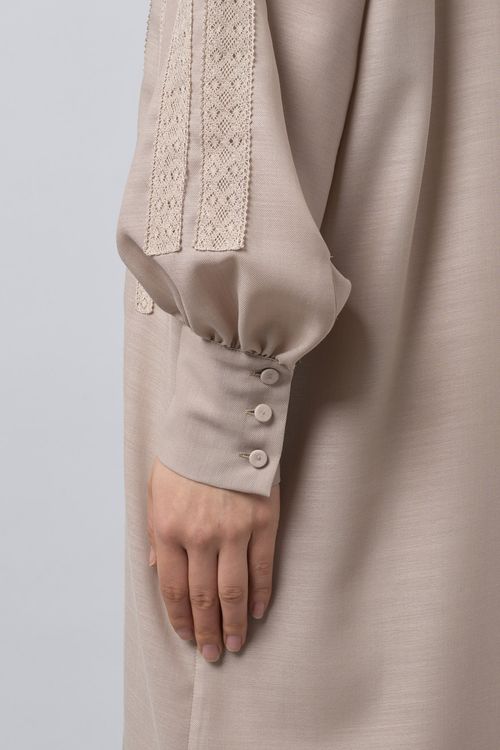 レースギャザーボリュームワンピース