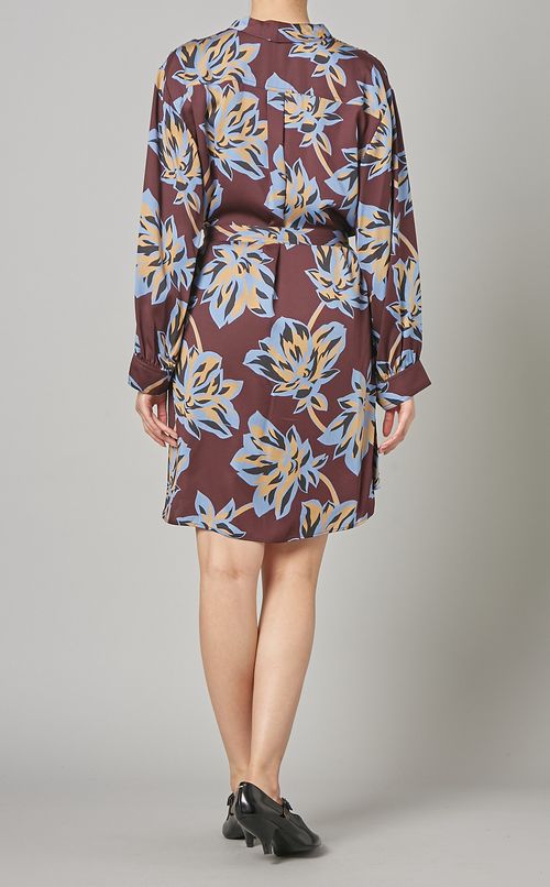 フラワープリントタイネックワンピース