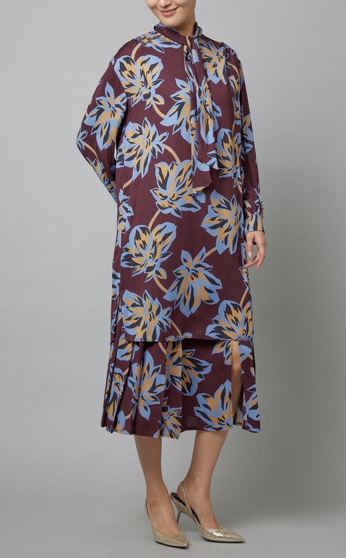 フラワープリントタイネックワンピース