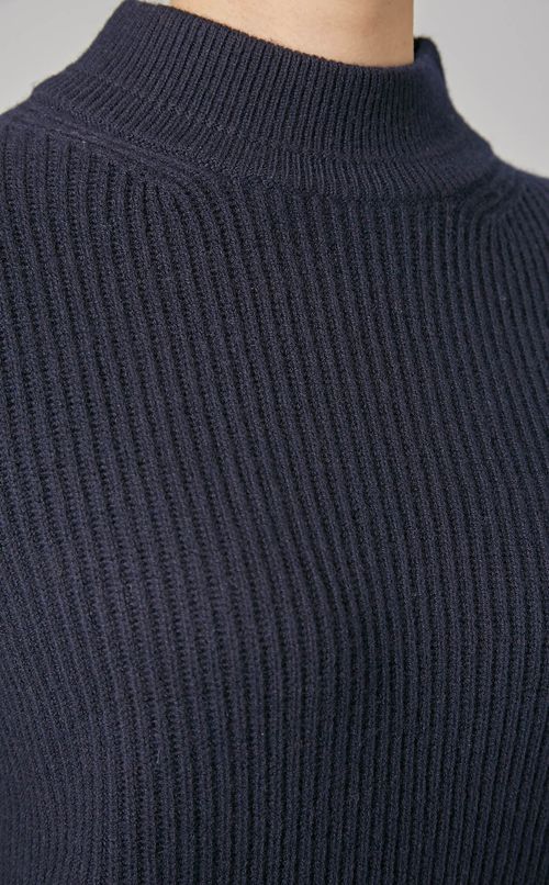 ハイネックチュニックニット