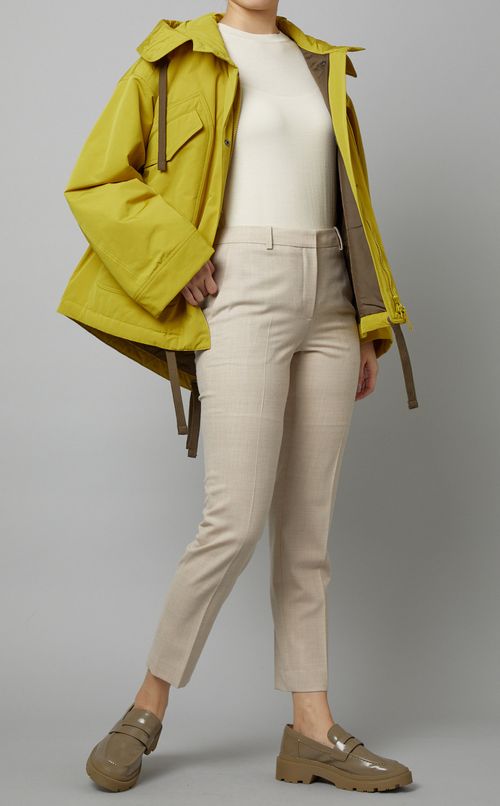 ナイロン中綿フード付ショートブルゾン