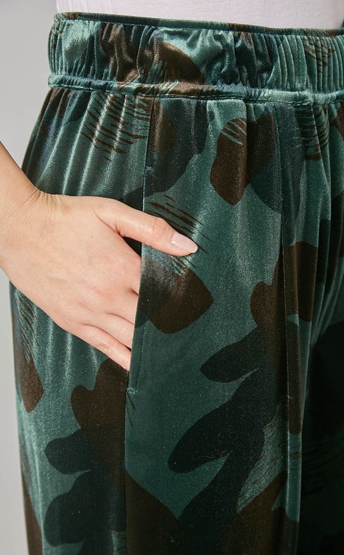 ベロア迷彩柄イージーパンツ