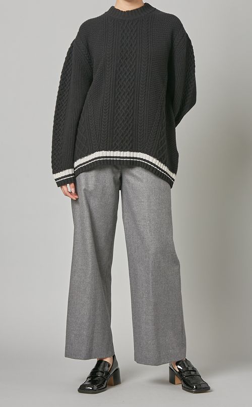 ライン入りスタンドネックケーブルニット
