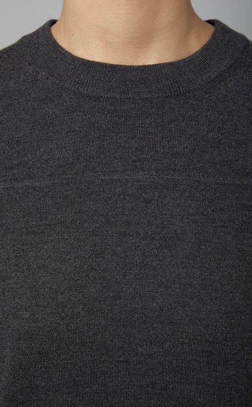 ドロップショルダーニットプルオーバー