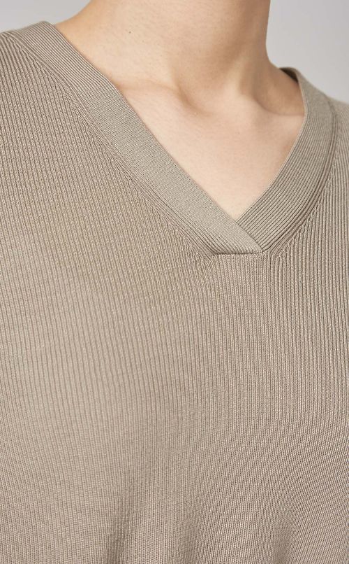 Vネックウールニットプルオーバー