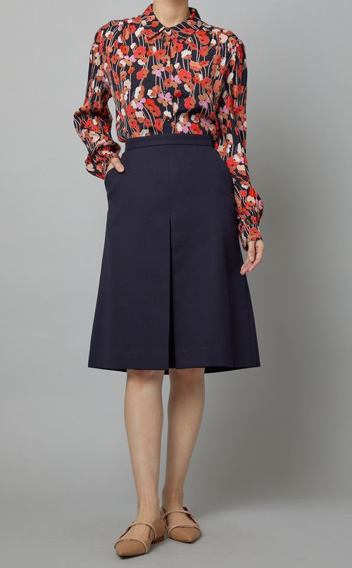 フロントタックスカート