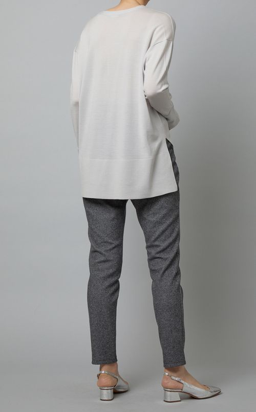 Vネックウールニットプルオーバー