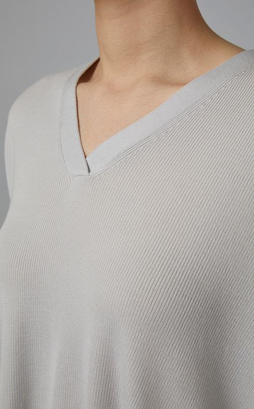 Vネックウールニットプルオーバー