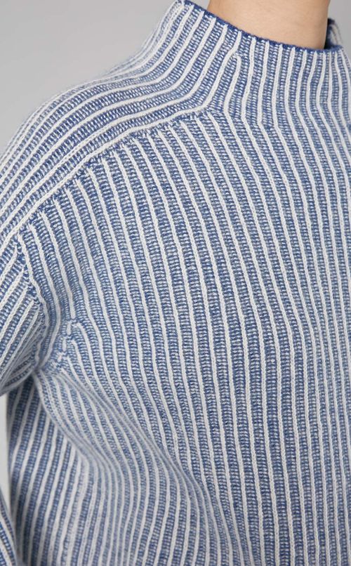 モックネックニットプルオーバー