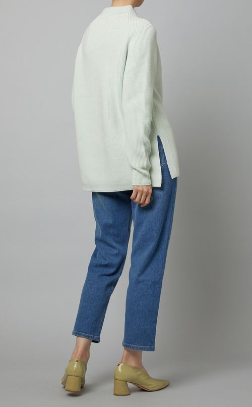 サイドスリットモックネックニット