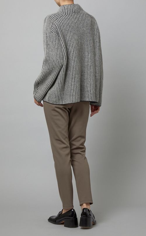 モックネックニットプルオーバー