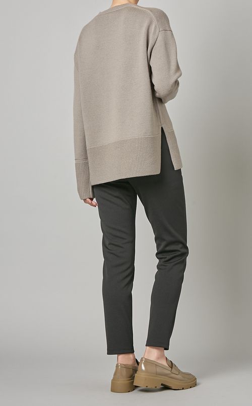 クルーネックニットプルオーバー