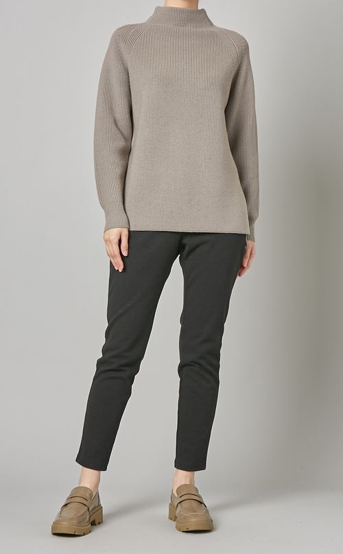 ストレッチスリムパンツ