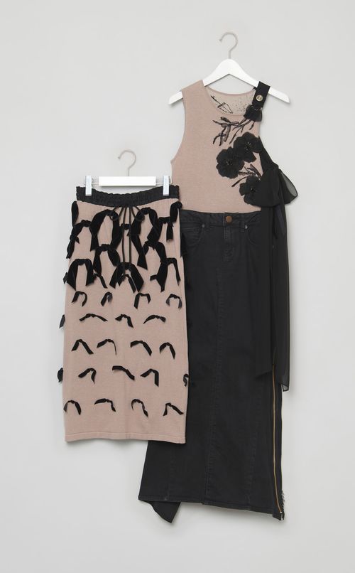 【roop】ドッキング花手刺繍ワンピ