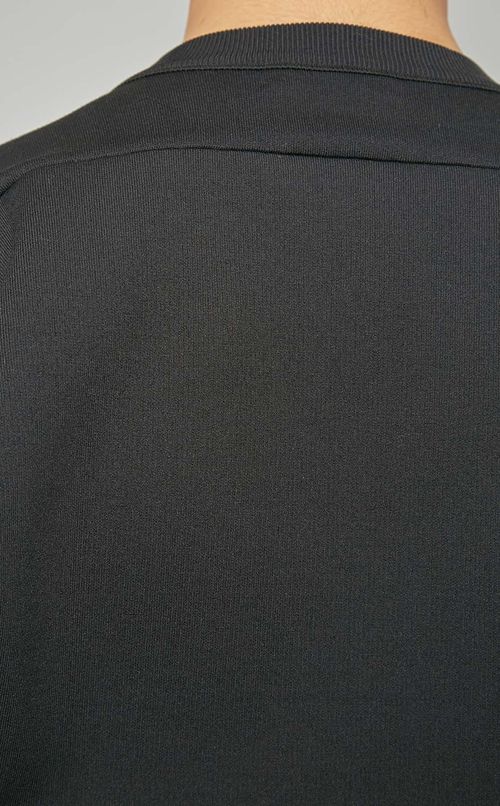 オーバーサイズラウンドネックニット