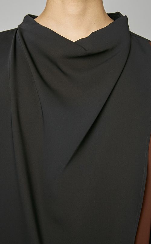 バイカラードレープブラウス