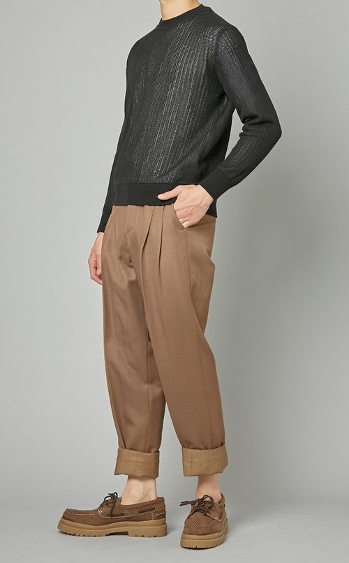 ツータックテーパードパンツ
