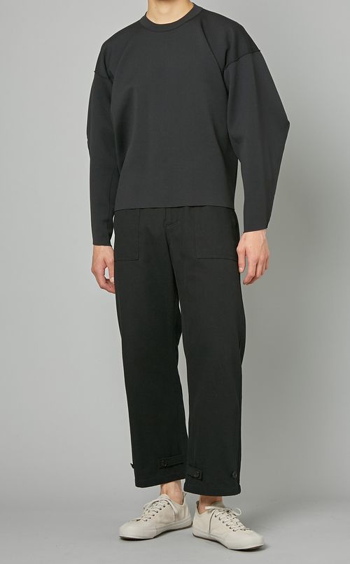 オーバーサイズラウンドネックニット