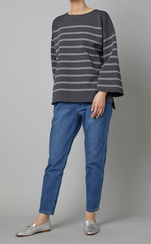 サーモライトスリムテーパードデニム