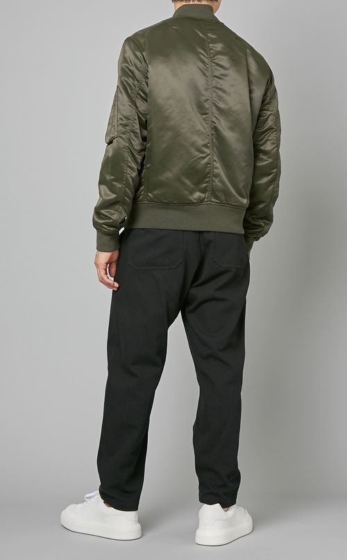 ボンバージャケット