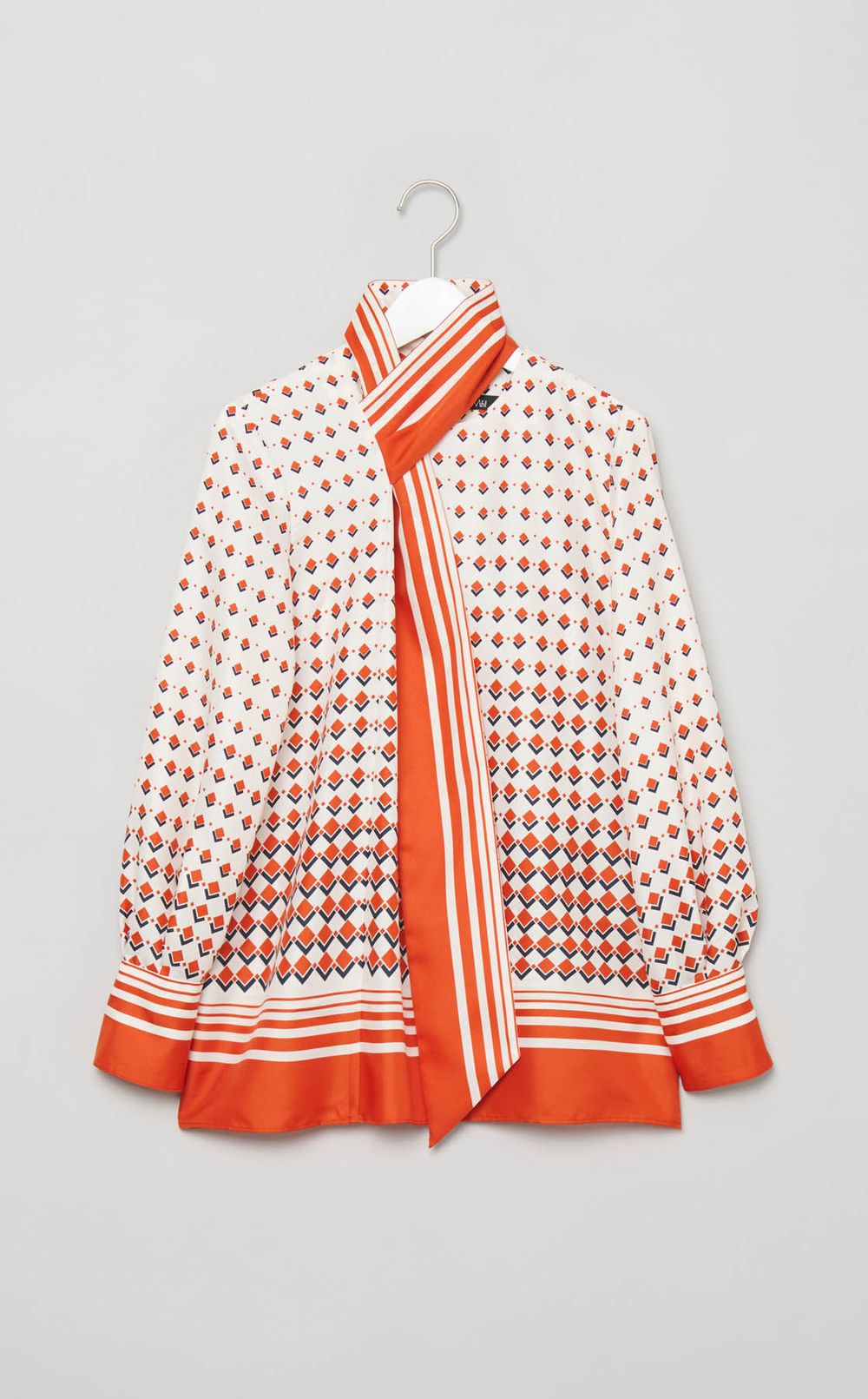 プリントボウタイブラウス