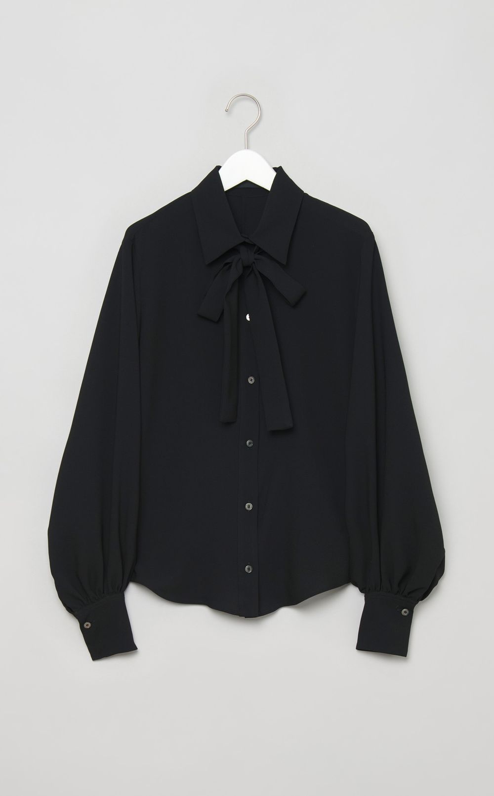 ボウタイ付ドレープシャツ