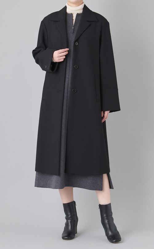 ストレートシルエットミドルコート