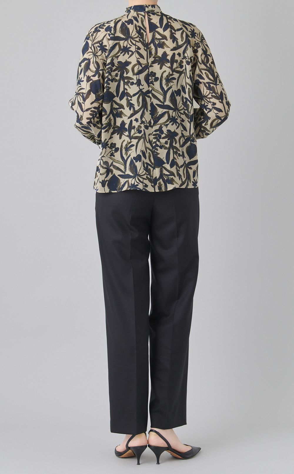 センタープレスストレートパンツ