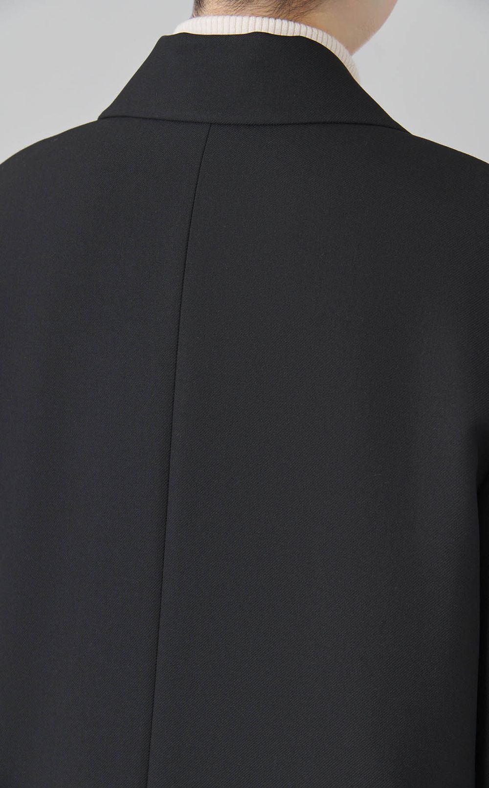 ストレートシルエットミドルコート