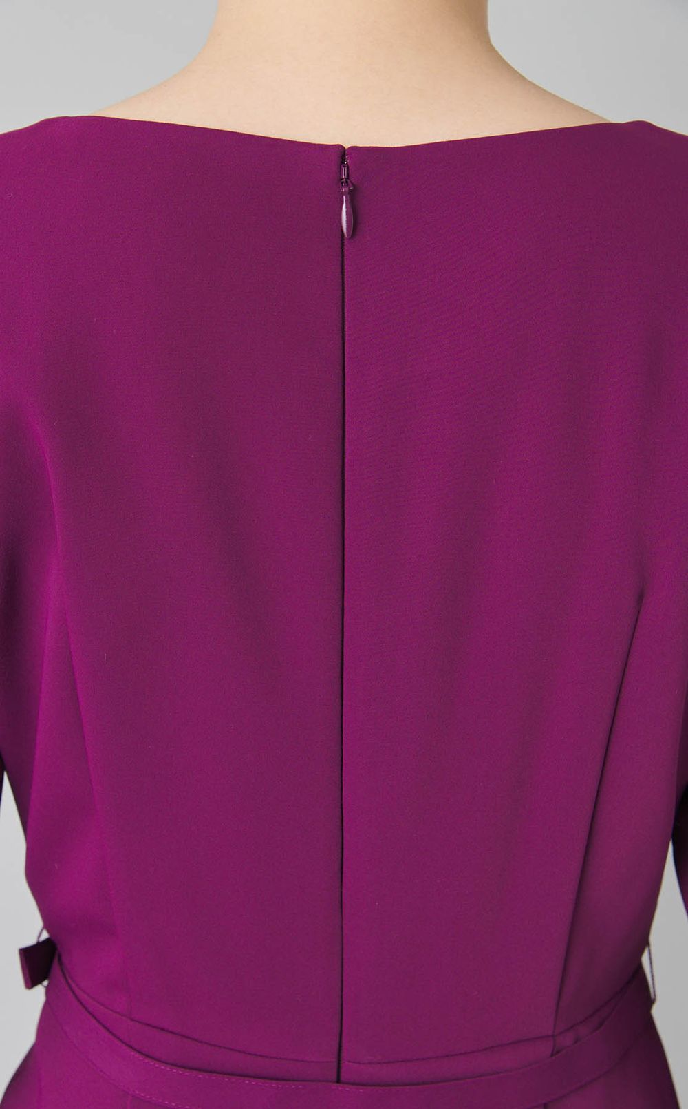 ウエストタックキーネックワンピース