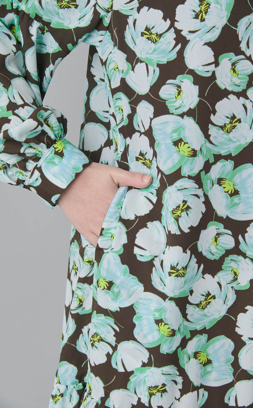 フラワープリントティアードワンピース