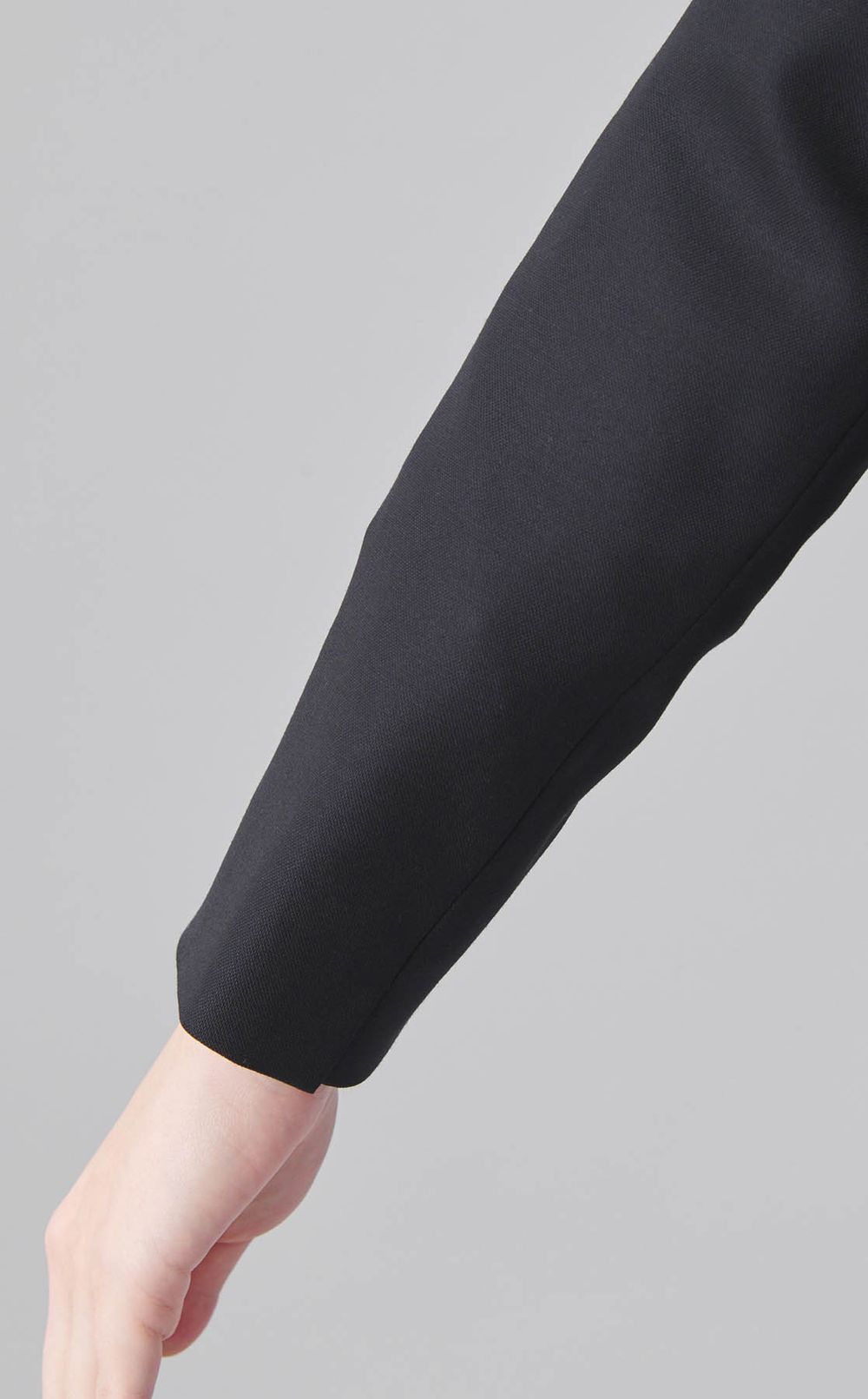 ノーカラーVネックジャケット