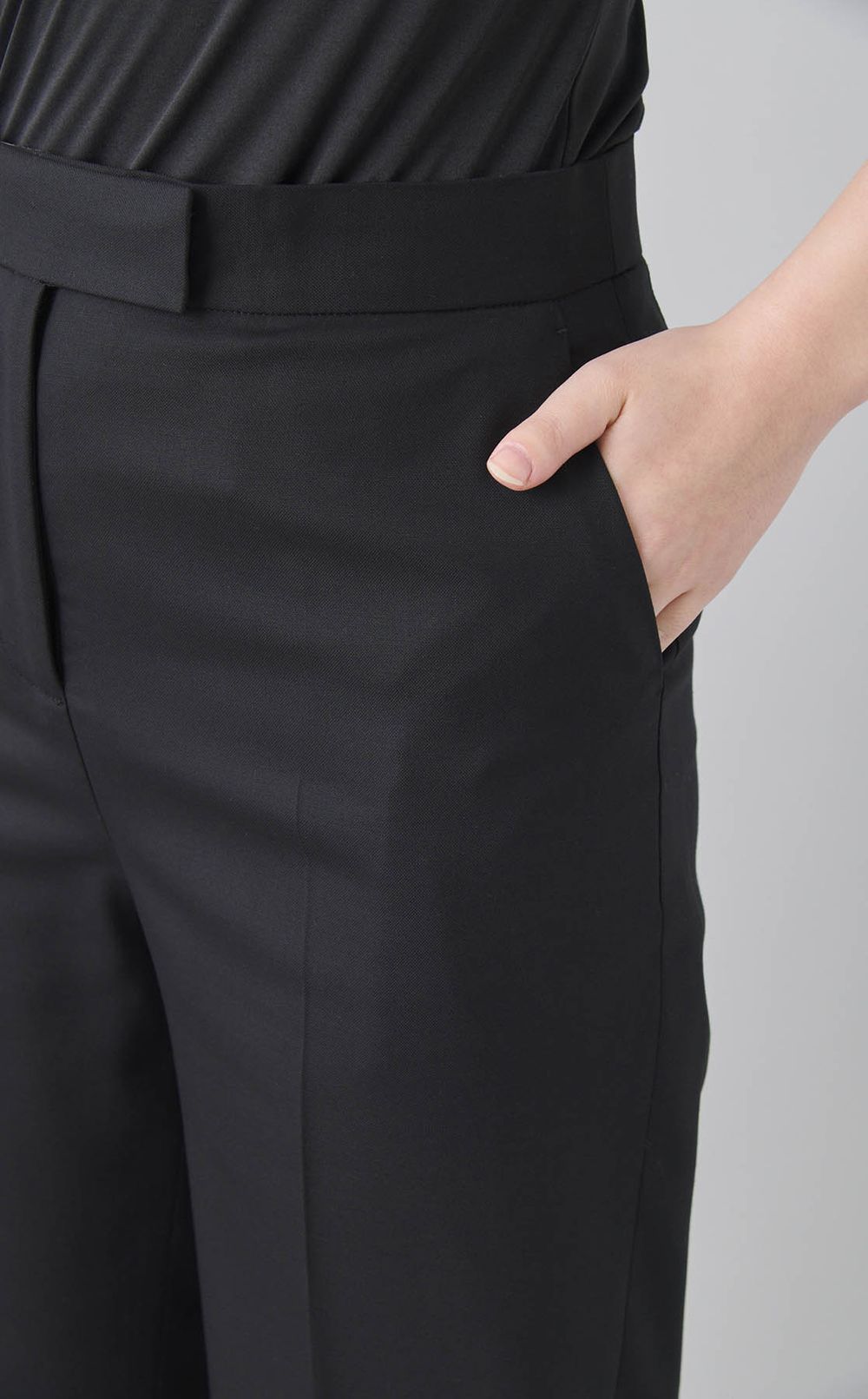 センタープレスストレートパンツ