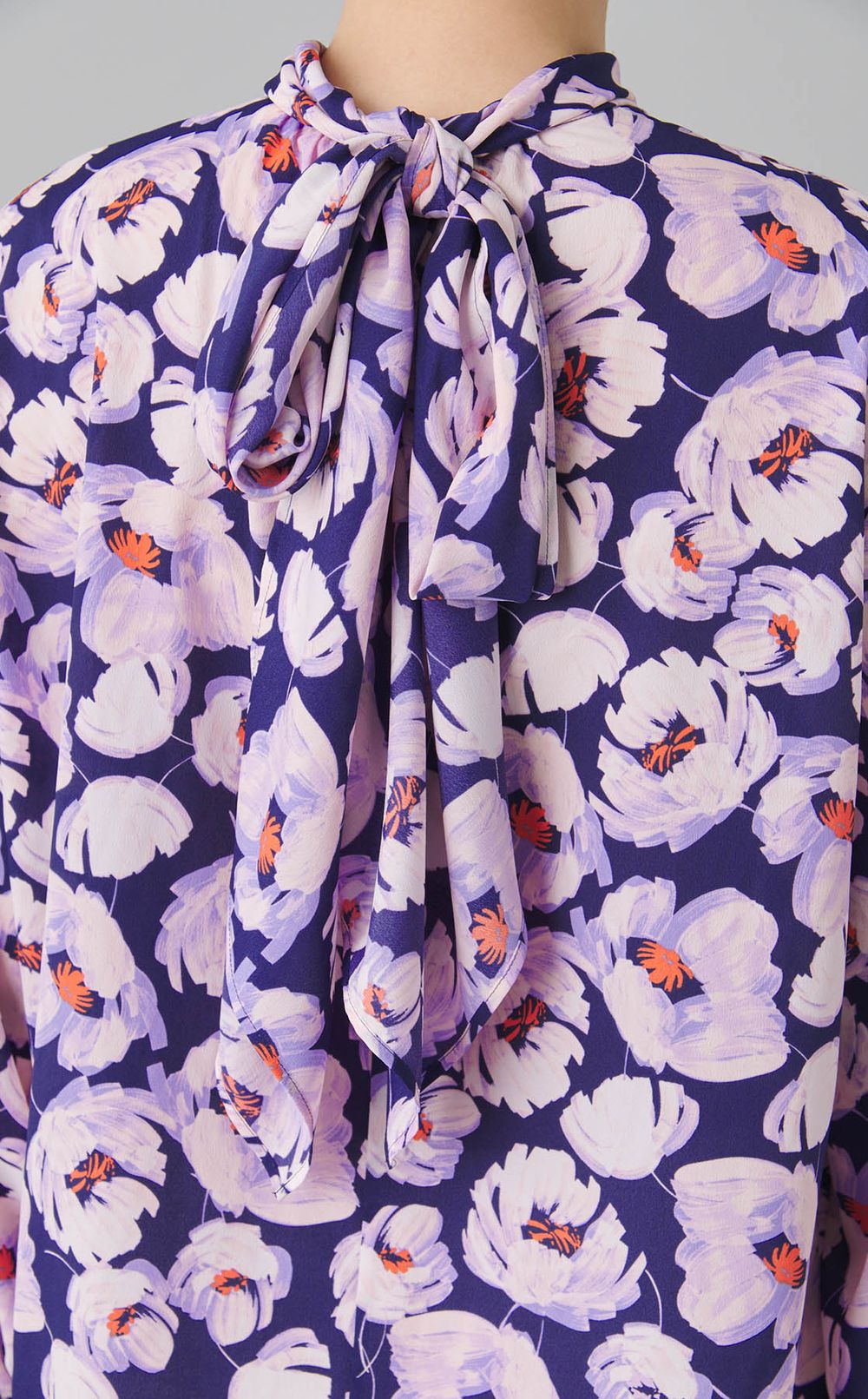 フラワーボウタイブラウス