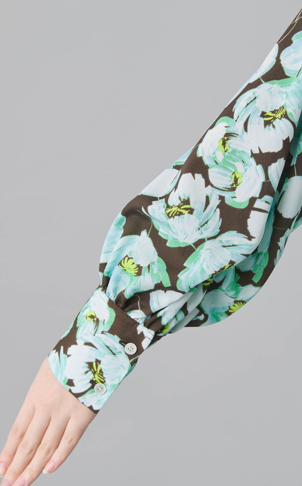 フラワーボウタイブラウス