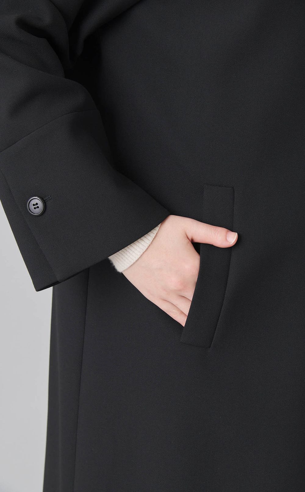 ストレートシルエットミドルコート