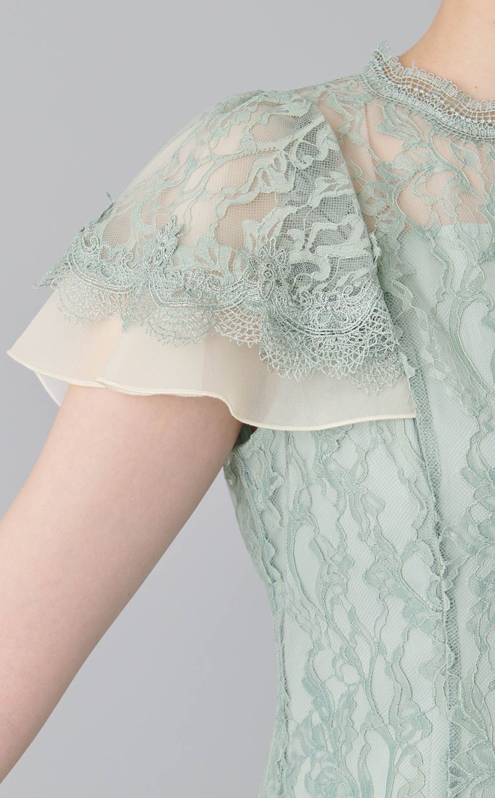 フレアスリーブレースワンピース