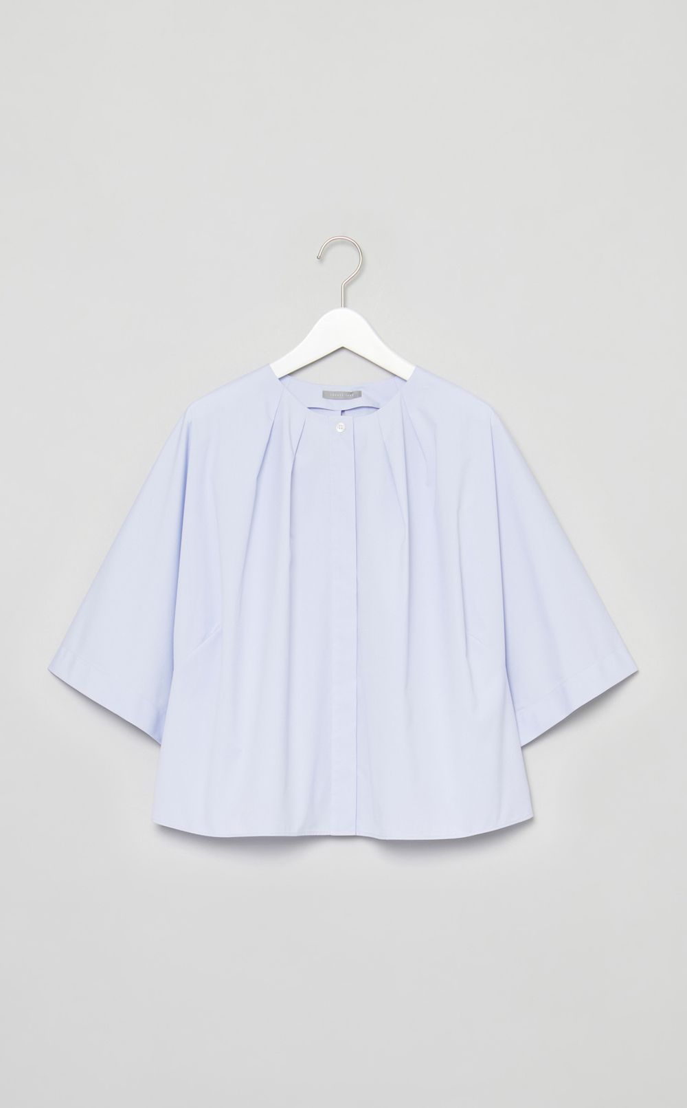 タックハーフスリーブブラウス