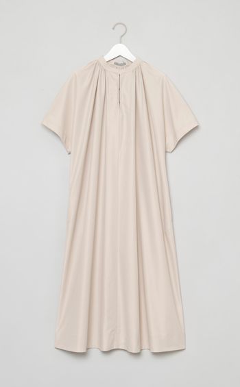 タックハーフスリーブワンピース