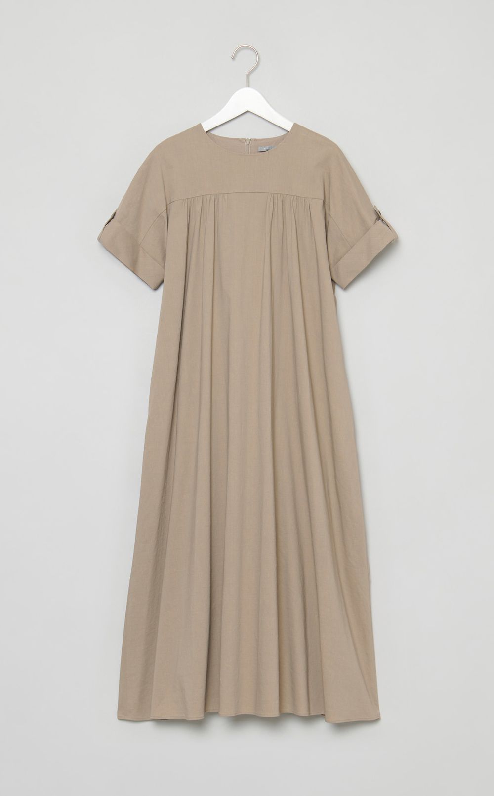 タックハーフスリーブワンピース