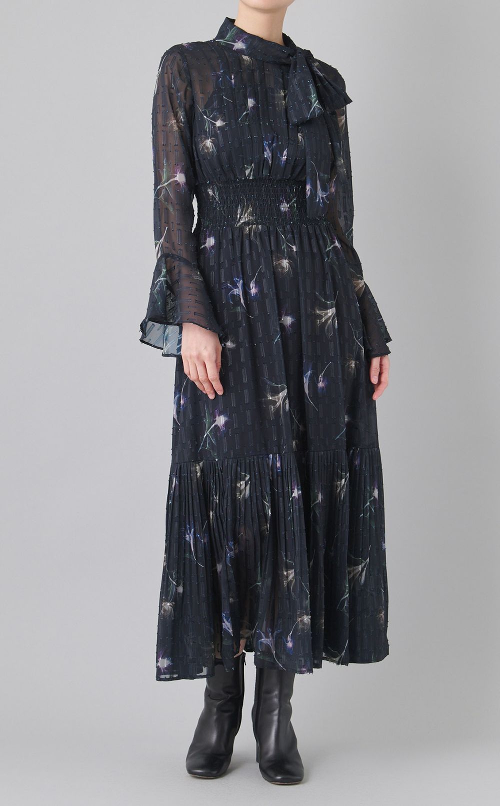 ボウタイプリーツワンピース