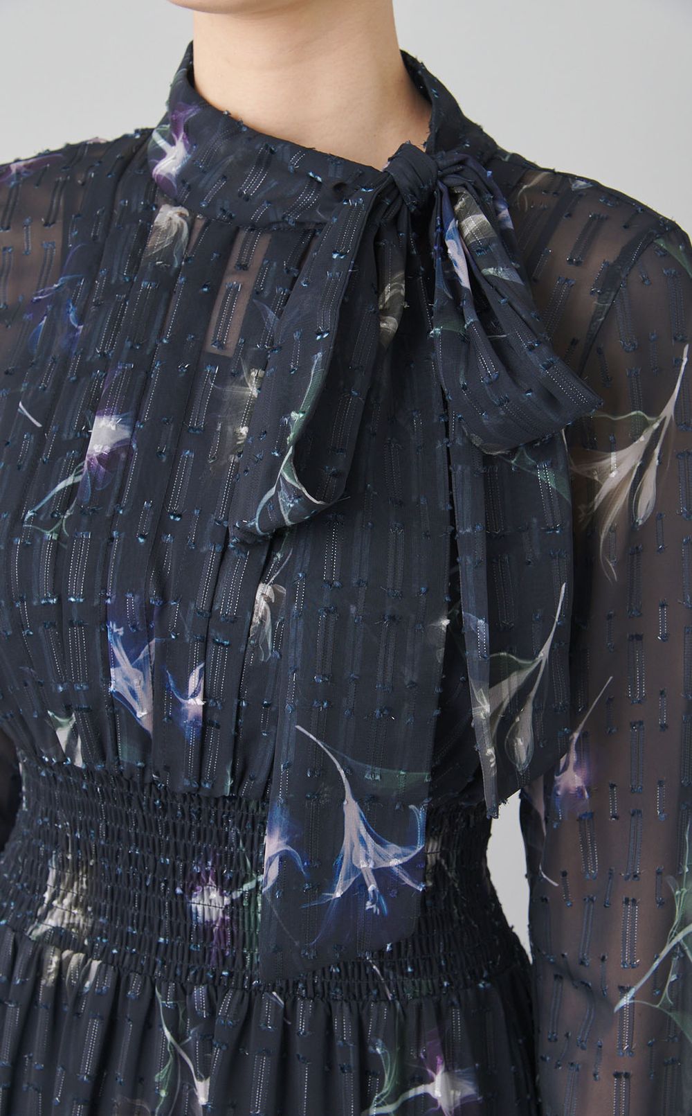 ボウタイプリーツワンピース