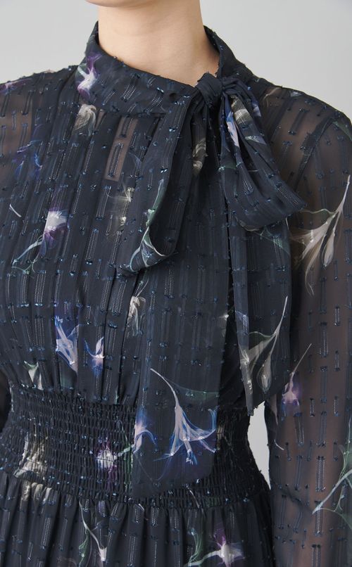 ボウタイプリーツワンピース