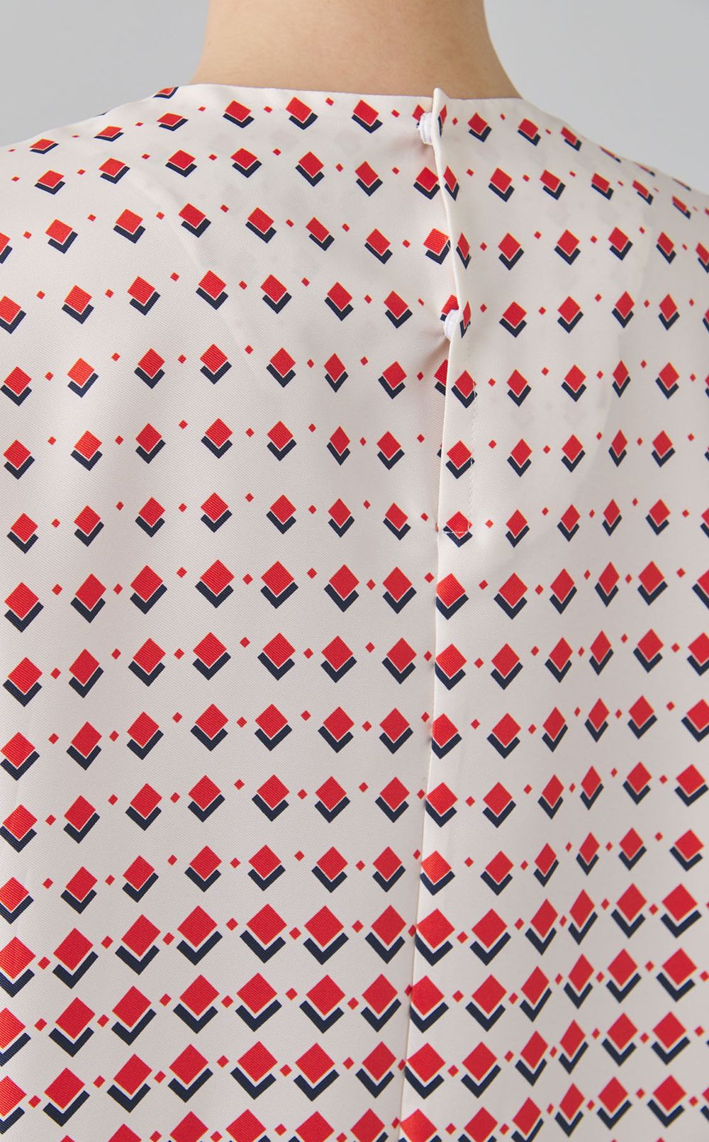 プリントボウタイブラウス