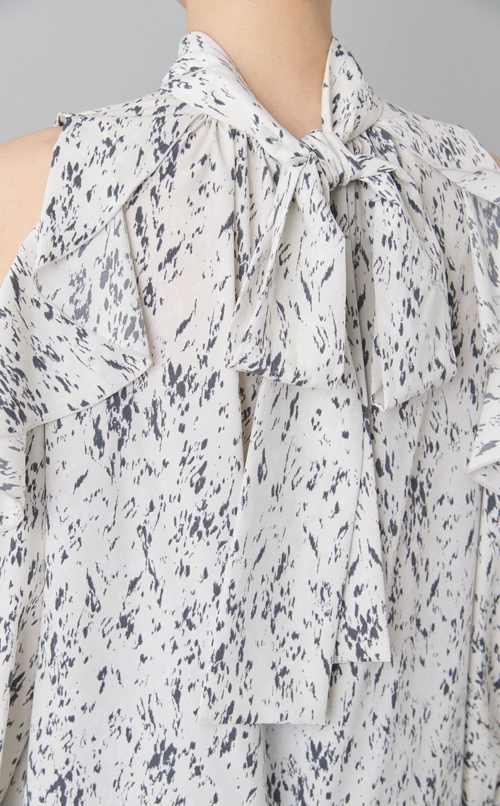 ショルダーフリル2wayブラウス