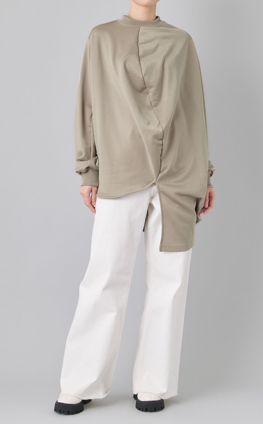 ボールグロッシープルオーバー