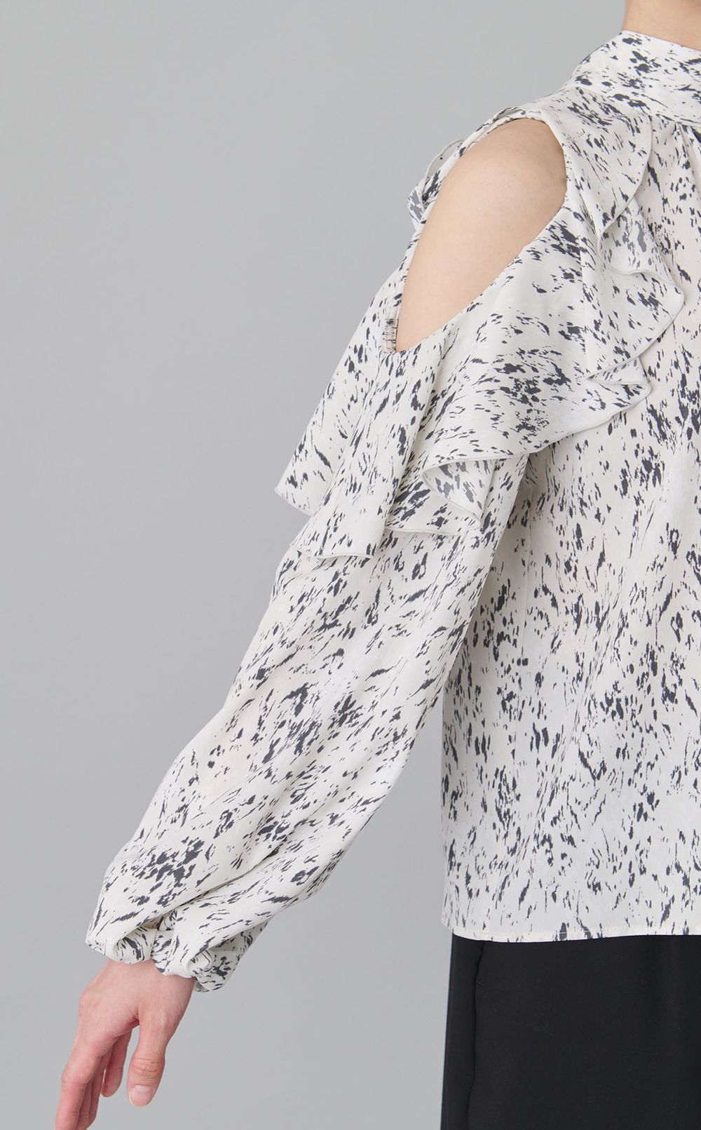 ショルダーフリル2wayブラウス