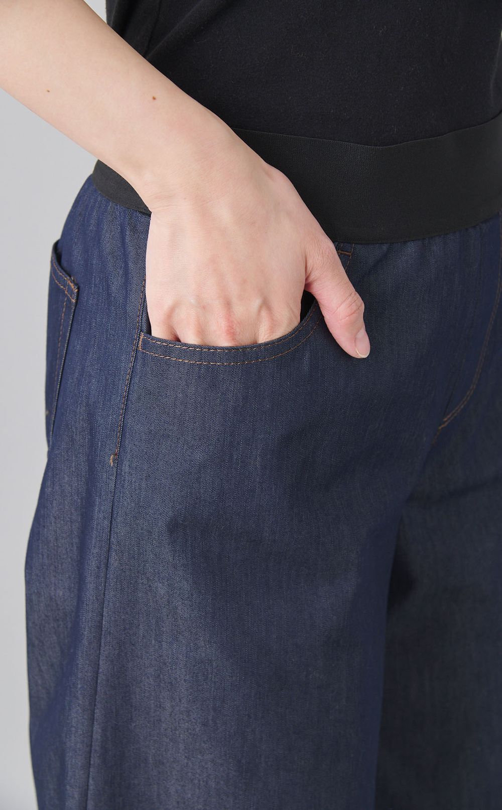 ライトデニムイージーパンツ